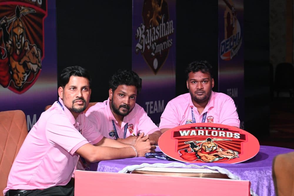 Franchise owners at the Thunderbolt T10 auction table